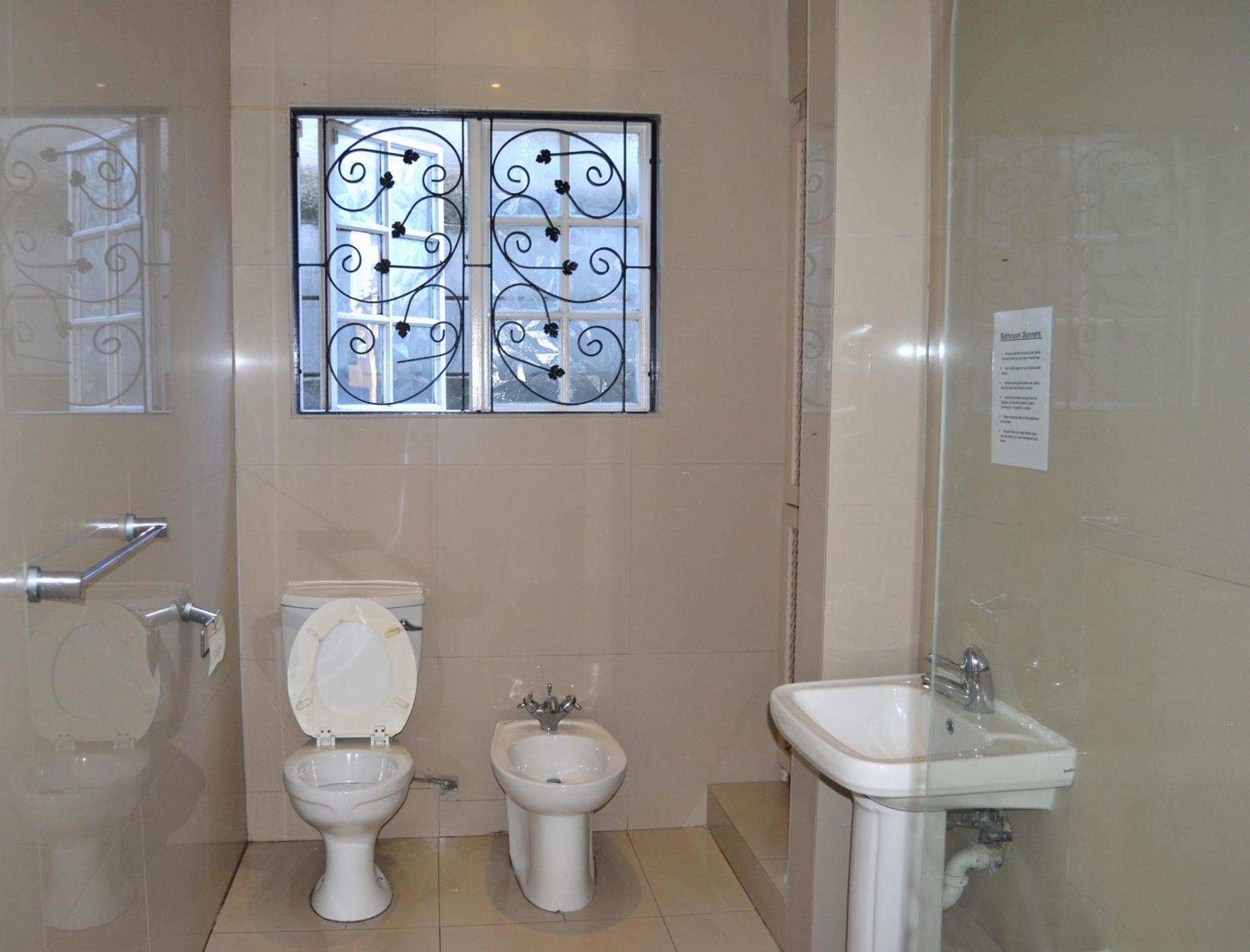 Zaug Hostel *